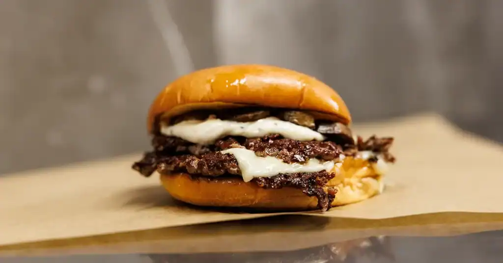smash burgers, fat bull, burgers limassol, smash burgers nicosia